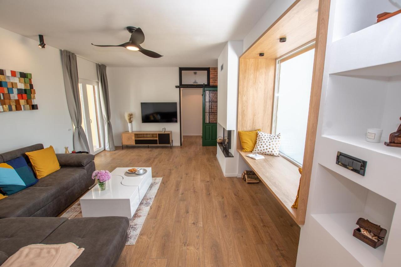 Holiday Home Mila Лабин Экстерьер фото