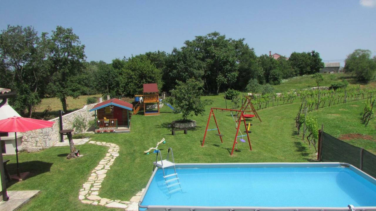 Holiday Home Mila Лабин Экстерьер фото